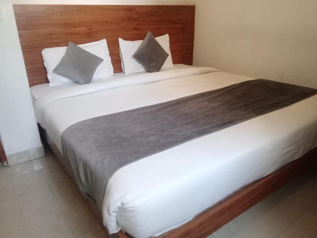 Triple One Hotel Tapovan Rishikesh,Near Laxman Jhula Exterior foto