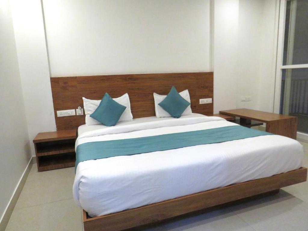 Triple One Hotel Tapovan Rishikesh,Near Laxman Jhula Exterior foto